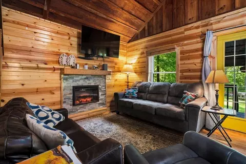 Living - 785 Cliffview Rd, Rogers, KY 41365 photo 1 of 3