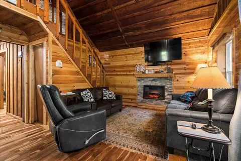 Living - 785 Cliffview Rd, Rogers, KY 41365 photo 2 of 3
