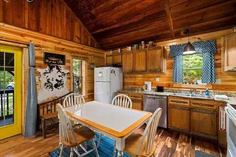 Kitchen - 785 Cliffview Rd, Rogers, KY 41365 photo 2 of 3