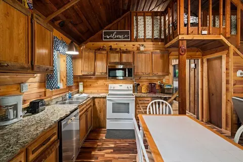 Kitchen - 785 Cliffview Rd, Rogers, KY 41365 photo 3 of 3