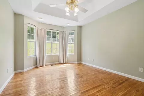 Living - 221 Sandy Hills Ln, Corbin, KY 40701 photo 7 of 23