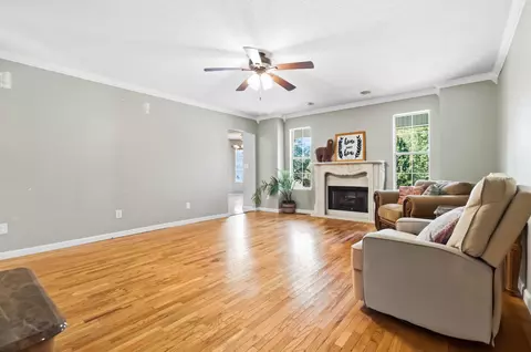 Living - 221 Sandy Hills Ln, Corbin, KY 40701 photo 17 of 23