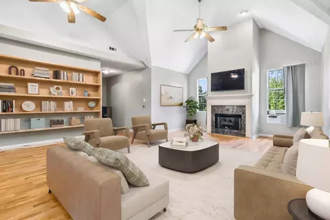 Living - 221 Sandy Hills Ln, Corbin, KY 40701 photo 15 of 23