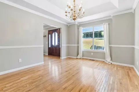 Living - 221 Sandy Hills Ln, Corbin, KY 40701 photo 5 of 23