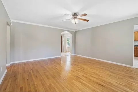 Living - 221 Sandy Hills Ln, Corbin, KY 40701 photo 3 of 23