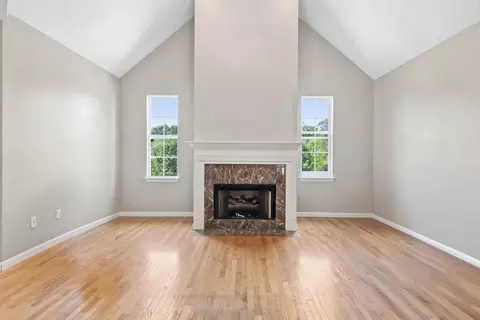 Living - 221 Sandy Hills Ln, Corbin, KY 40701 photo 12 of 23