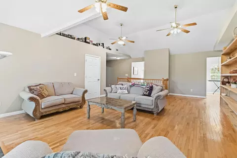 Living - 221 Sandy Hills Ln, Corbin, KY 40701 photo 23 of 23