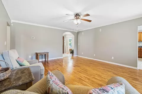 Living - 221 Sandy Hills Ln, Corbin, KY 40701 photo 18 of 23
