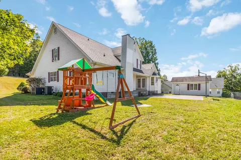 Exterior - 221 Sandy Hills Ln, Corbin, KY 40701 photo 5 of 9