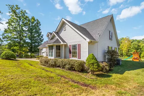 Exterior - 221 Sandy Hills Ln, Corbin, KY 40701 photo 4 of 9