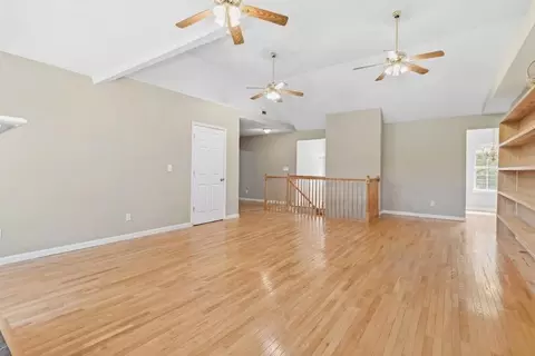 Living - 221 Sandy Hills Ln, Corbin, KY 40701 photo 11 of 23