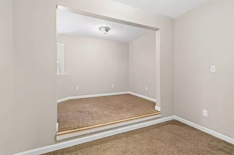 Living - 221 Sandy Hills Ln, Corbin, KY 40701 photo 13 of 23