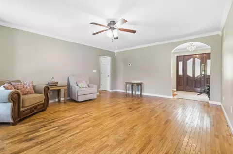 Living - 221 Sandy Hills Ln, Corbin, KY 40701 photo 19 of 23