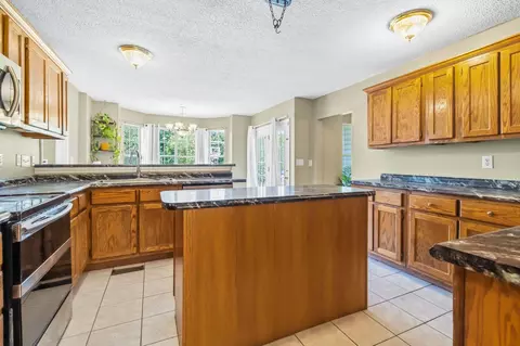 Kitchen - 221 Sandy Hills Ln, Corbin, KY 40701 photo 3 of 6