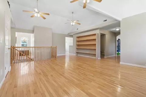 Living - 221 Sandy Hills Ln, Corbin, KY 40701 photo 10 of 23