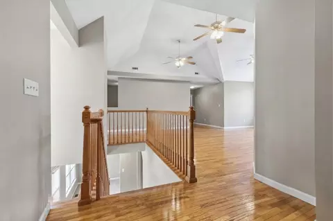 Entry Way - 221 Sandy Hills Ln, Corbin, KY 40701 photo 2 of 4