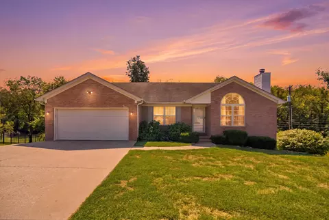 312 W Ridge Dr, Nicholasville, KY 40356