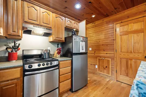 Kitchen - 175 Bootleg Rdg, Stanton, KY 40380 photo 3 of 3