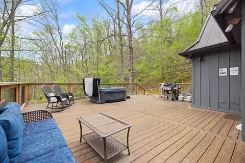 Exterior - 175 Bootleg Rdg, Stanton, KY 40380 photo 6 of 12
