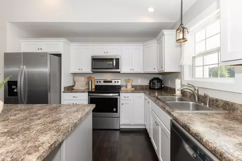 Kitchen - 220 John Purdom Dr, Almo, KY 42020 photo 4 of 5