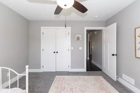 Bedroom - 220 John Purdom Dr, Almo, KY 42020 photo 2 of 4