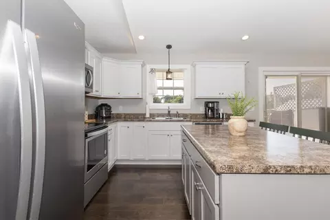 Kitchen - 220 John Purdom Dr, Almo, KY 42020 photo 2 of 5