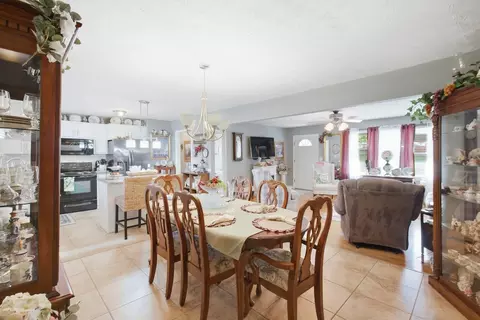 Dining - 621 Copper Creek Rd, Berea, KY 40403 photo 2 of 2