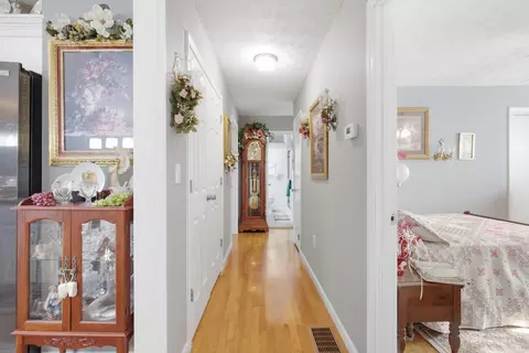 Entry Way - 621 Copper Creek Rd, Berea, KY 40403 photo 5 of 5