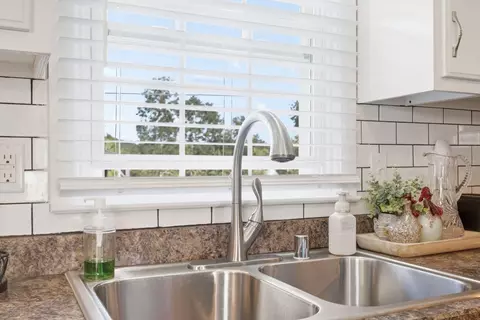 Kitchen - 621 Copper Creek Rd, Berea, KY 40403 photo 6 of 6