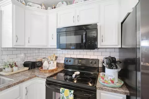 Kitchen - 621 Copper Creek Rd, Berea, KY 40403 photo 4 of 6