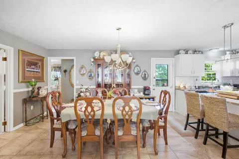 Dining - 621 Copper Creek Rd, Berea, KY 40403 photo 1 of 2