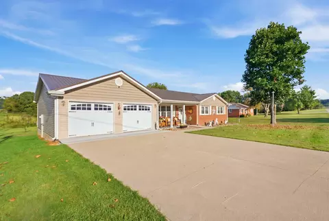 Exterior - 621 Copper Creek Rd, Berea, KY 40403 photo 3 of 17