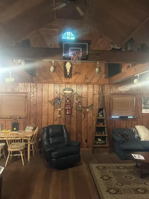 Living - 300 Boulder Dr, London, KY 40741 photo 1 of 5