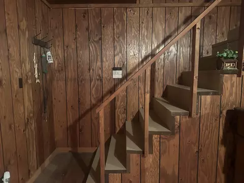 Entry Way - 300 Boulder Dr, London, KY 40741 photo 2 of 2