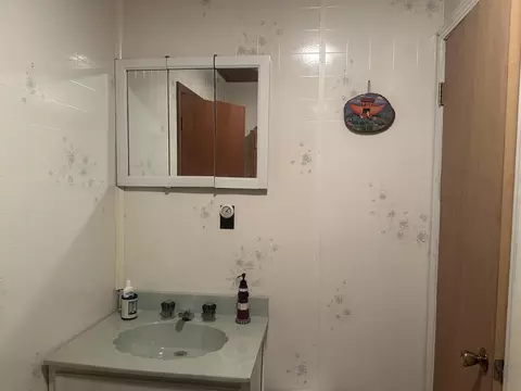 Bath - 300 Boulder Dr, London, KY 40741 photo 2 of 2