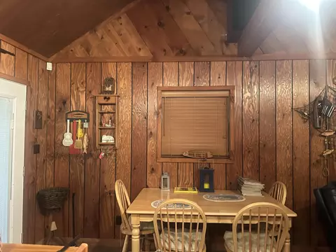 Dining - 300 Boulder Dr, London, KY 40741 photo 1 of 1