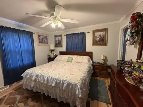 Bedroom - 401 Kentucky 1107, Van Lear, KY 41265 photo 2 of 3