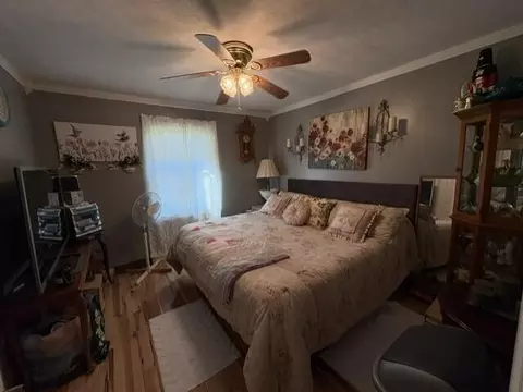 Bedroom - 401 Kentucky 1107, Van Lear, KY 41265 photo 1 of 3