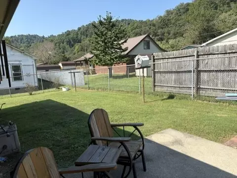 Exterior - 401 Kentucky 1107, Van Lear, KY 41265 photo 2 of 2