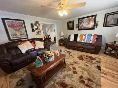 Living - 401 Kentucky 1107, Van Lear, KY 41265 photo 1 of 1