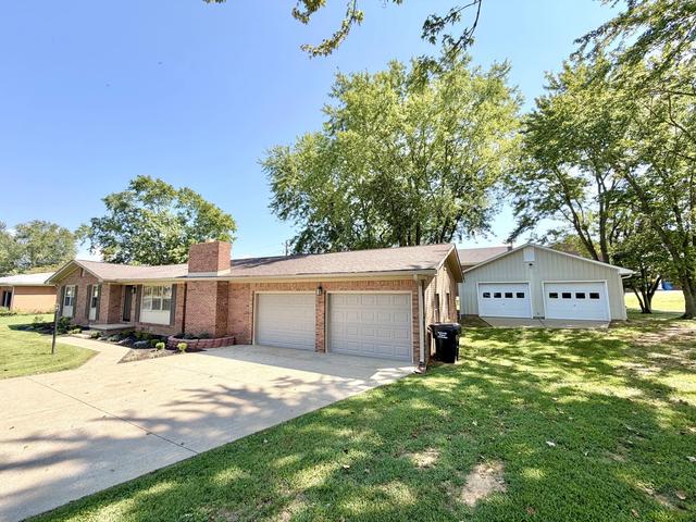 118 Glendale Dr, Cadiz, KY 42211