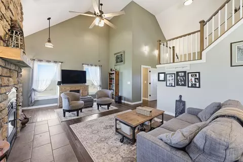 Living - 100 Collins Risk Rd, Georgetown, KY 40324 photo 4 of 4