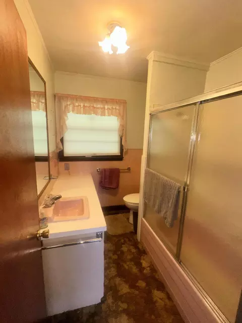 Bath - 59 Pope Dr, Murray, KY 42071 photo 1 of 1