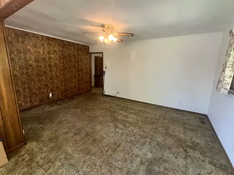 Living - 59 Pope Dr, Murray, KY 42071 photo 2 of 4