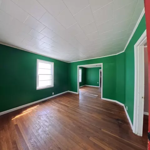 Living - 628 Cantrill St, Irvine, KY 40336 photo 1 of 2