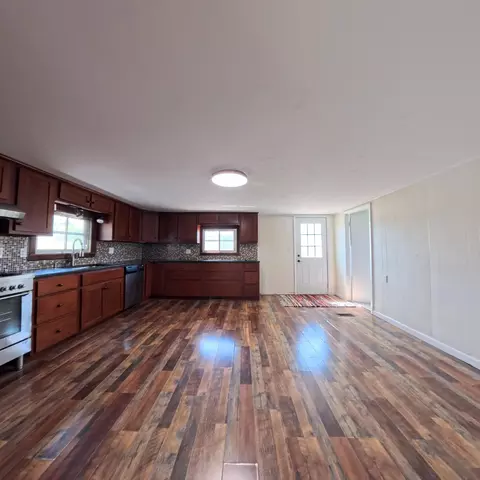 Kitchen - 628 Cantrill St, Irvine, KY 40336 photo 4 of 5