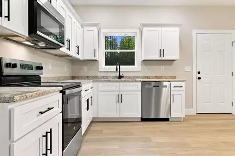 Kitchen - 221 Pine Tree Circle Dr, Nancy, KY 42544 photo 1 of 4