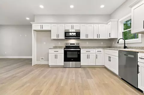 Kitchen - 221 Pine Tree Circle Dr, Nancy, KY 42544 photo 3 of 4