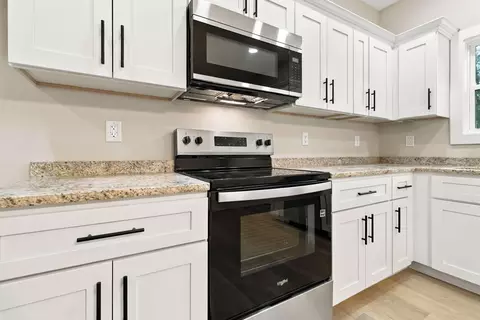 Kitchen - 221 Pine Tree Circle Dr, Nancy, KY 42544 photo 2 of 4