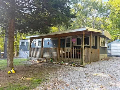 294 Apple Dr, Cadiz, KY 42211